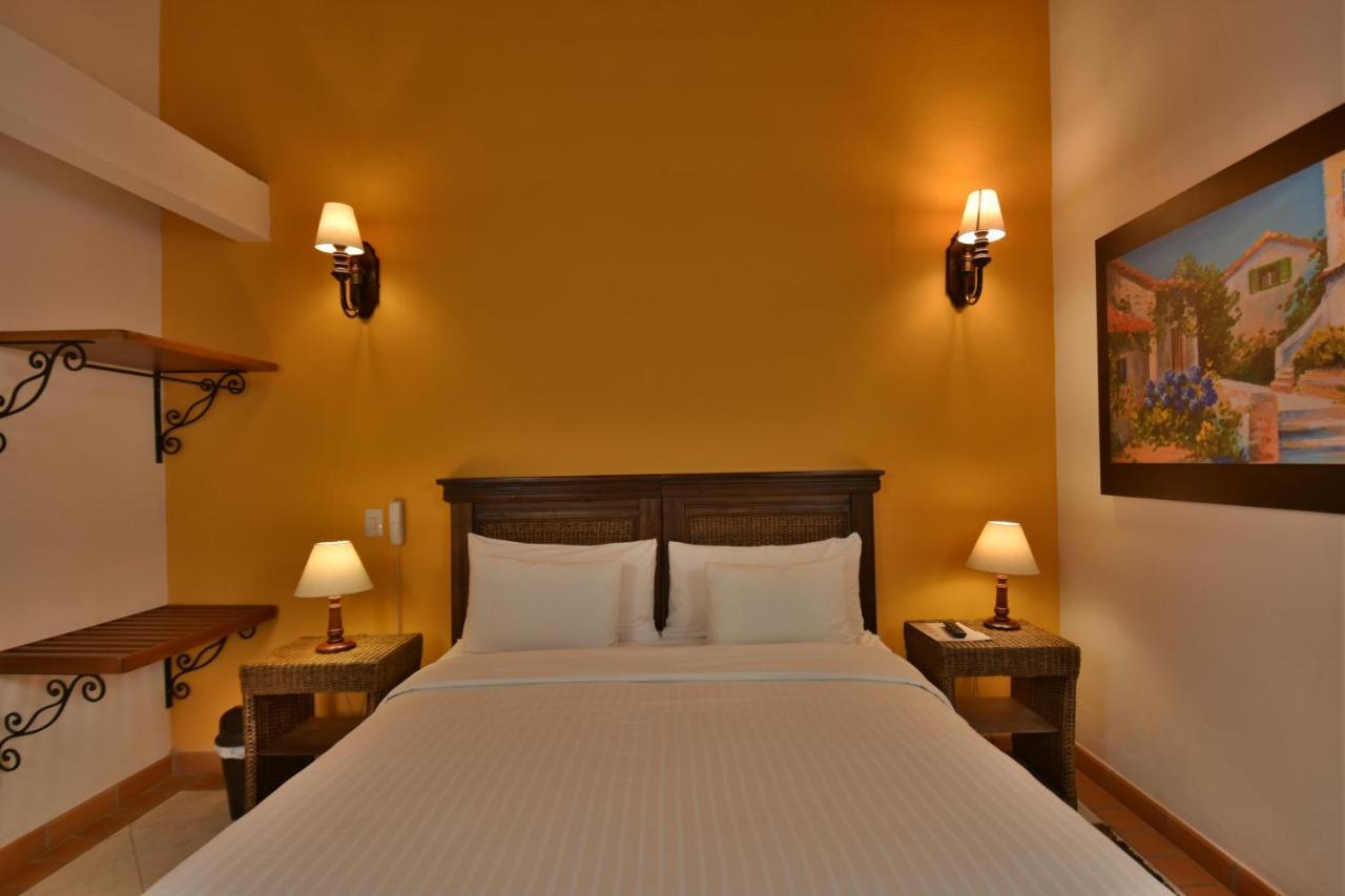 Campanario Real Hotel 3*